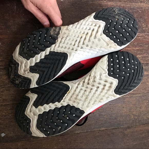 Nike Odyssey React Flyknit sneakers - Picture 3 of 6